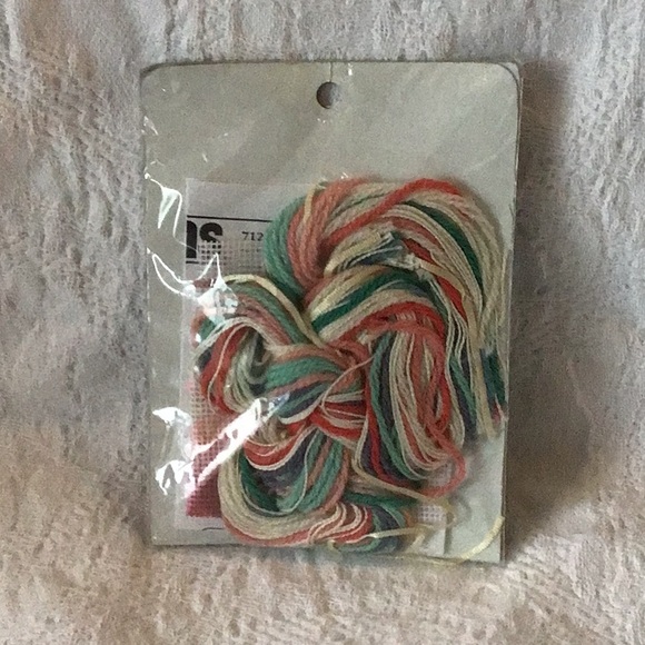 Dimensions Needlepoint Kit - Textured Heart designed by Toni Schlitzer - Picture 2 of 3